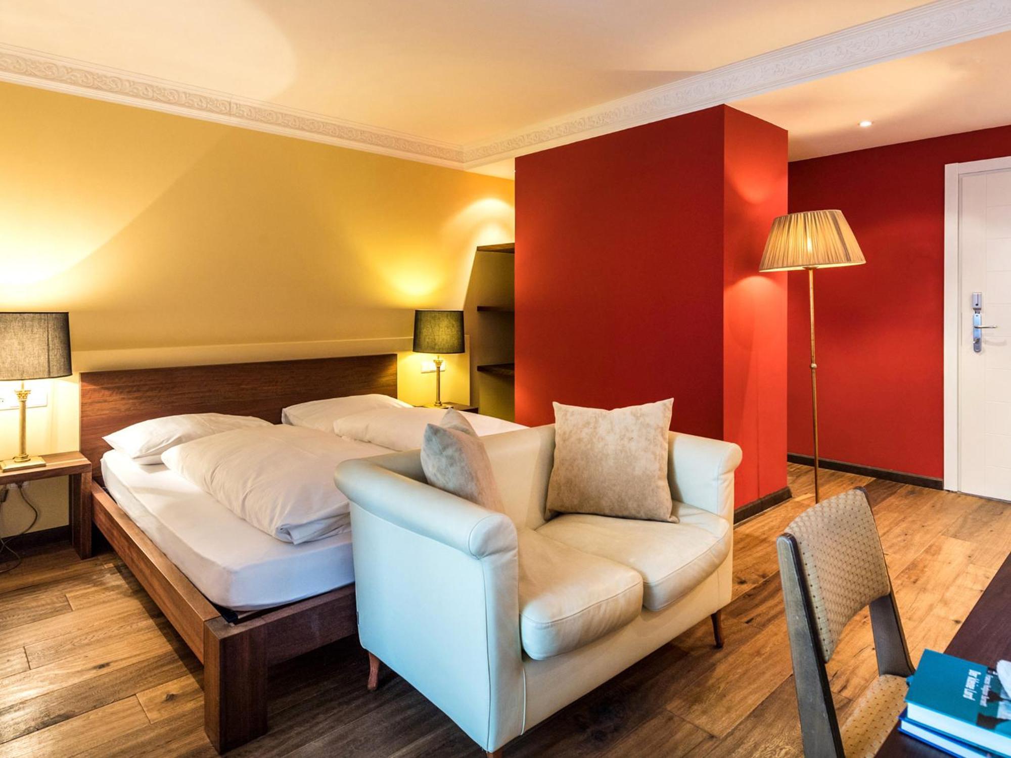 Hotel Fameli Olang Rum bild