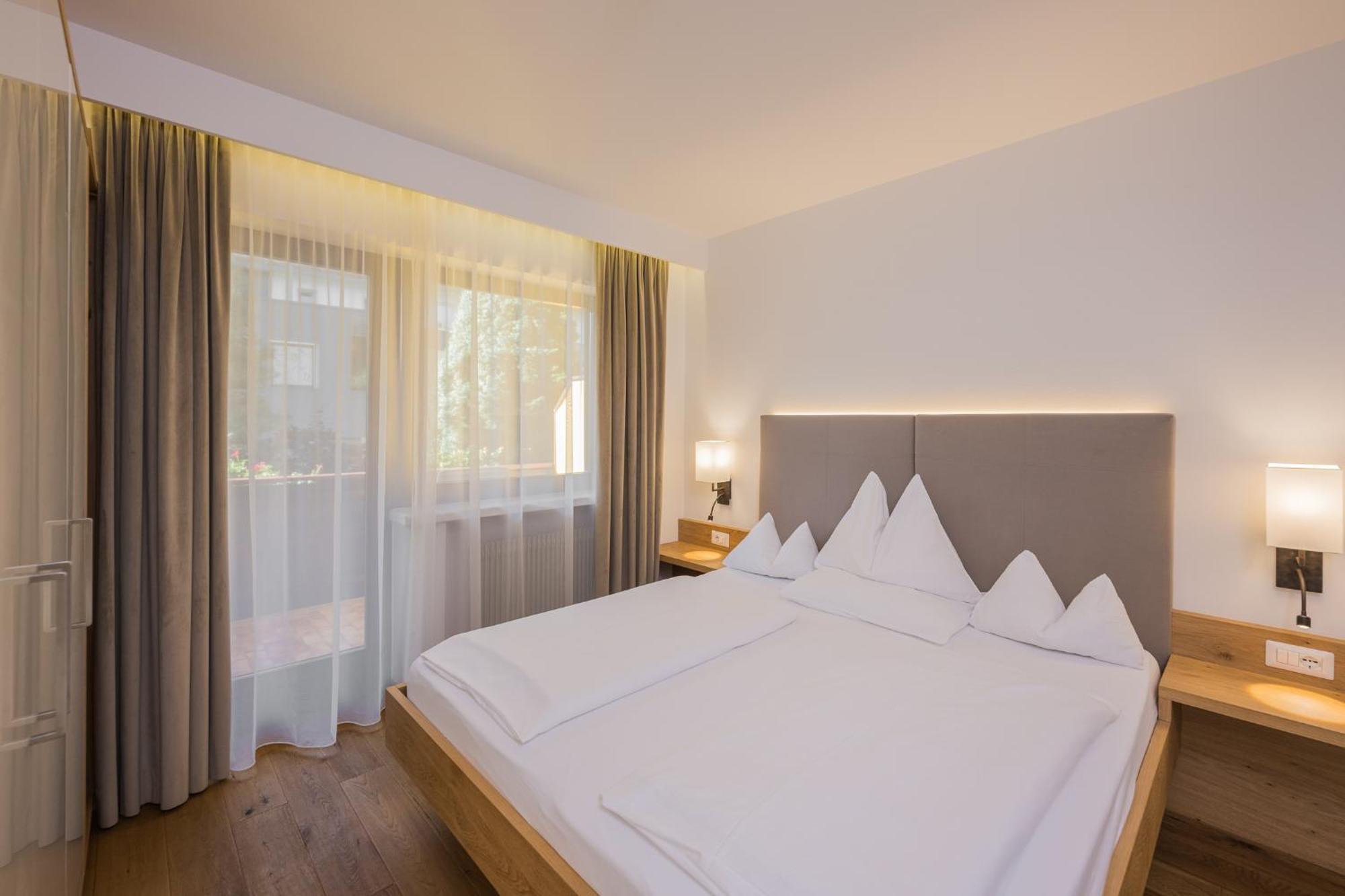 Hotel Fameli Olang Rum bild