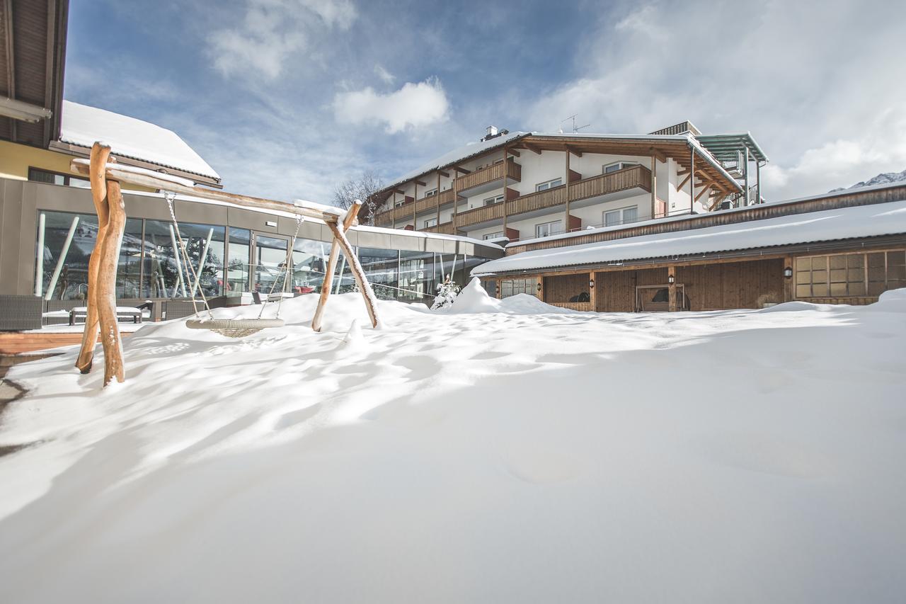 Hotel Fameli Olang Exteriör bild